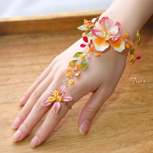 Beautiful Mira Hand Harness