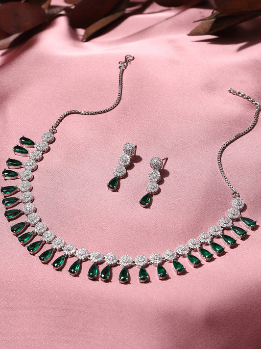 Luxury & Fashionable Silver Necklace Set